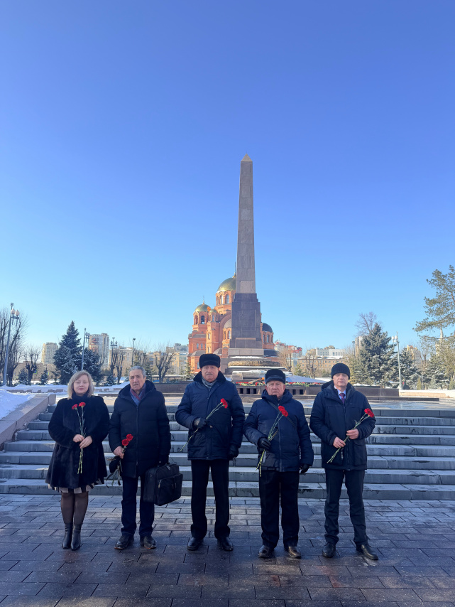 Сотрудники Управления Минюста России и Совет ветеранов Центрального района г. Волгограда.jpg